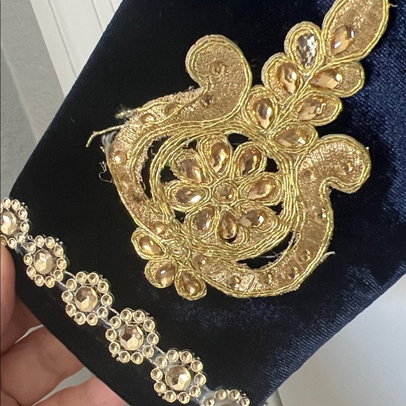 Elegant Black and Gold Embroidered Jacket - Picture 3 of 4